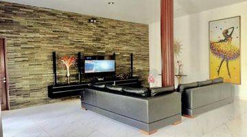 Gambar 4  Stunning Spacous Modern Villa In Berawa Canggu Vschi