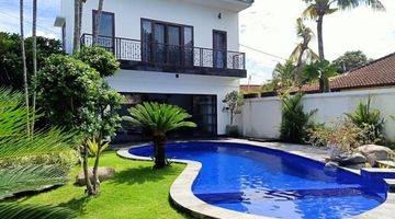 Gambar 1  Stunning Spacous Modern Villa In Berawa Canggu Vschi