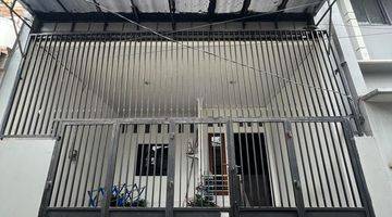 tampak depan di jual rumah cantik di