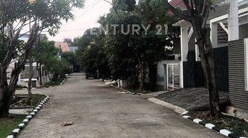 Gambar 4 Rumah Asri 2 Lantai Depan Taman Siap Huni Di Pondok Gede