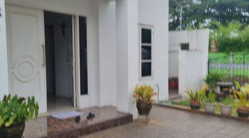 Gambar 1 Rumah 2 Lantai Bagus Semi Furnished SHM di Sektor 1G, Tangerang