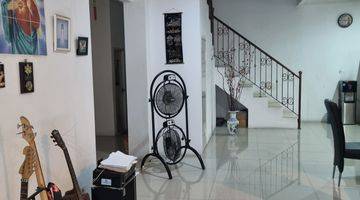 Gambar 4 Rumah 2 Lantai Bagus Semi Furnished SHM di Sektor 1G, Tangerang