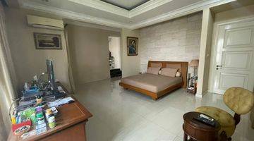 Gambar 1 Rumah 3 Lantai Bagus Semi Furnished HGB di Crown Residence Phg, Tangerang