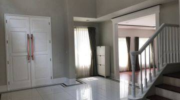 Gambar 1 Rumah 2 Lantai Bagus Semi Furnished di Cluster Taman Mediterania, Tangerang