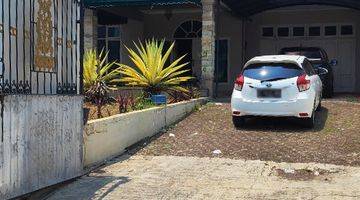 garasi/carport rumah luas bagus siap huni