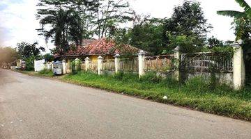 tampak depan rumah di lelang cepat strategis