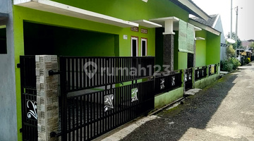 garasi/carport rumah bagus siap huni di