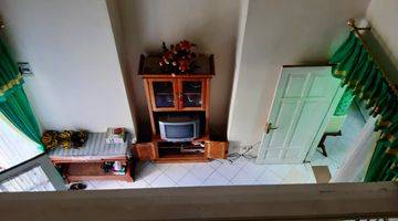 ruang keluarga villa 2 lantai bagus murah