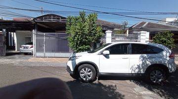 tampak depan rumah lokasi strategis di belka