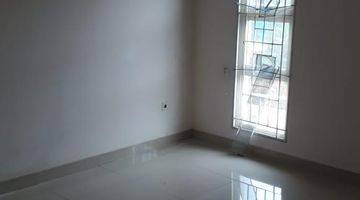 Gambar 5 Dijual Rumah Cluster Amerika Semi Furnished Sudah Renovasi