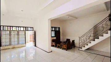 Gambar 4 Disewakan Rumah Bagus 2 Lantai Semi Furnished Di Perumahan  Fajar Indah Colomadu Solo
