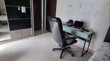 Gambar 4 Rumah 2 Lantai Bagus di Casa Jardin, Semi Furnished