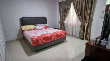 Gambar 5 Rumah 2 Lantai Bagus di Casa Jardin, Semi Furnished