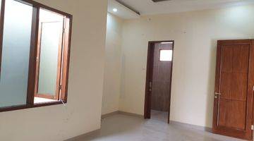 Gambar 5 Rumah 2 Lantai Baru Unfurnished SHM