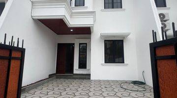 Gambar 2 Rumah 2 Lantai Baru Unfurnished SHM di Jatiwaringin, Bekasi