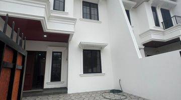 Gambar 4 Rumah 2 Lantai Baru Unfurnished SHM di Jatiwaringin, Bekasi