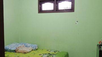 kamar tidur rumah 2 lantai bagus shm