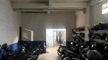 garasi/carport rumah kost bagus rapih siap