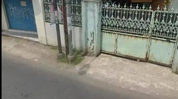 tampak depan rumah lokasi strategis cocok untuk