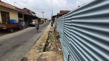 tampak depan tanah kosong strategis untuk kos,