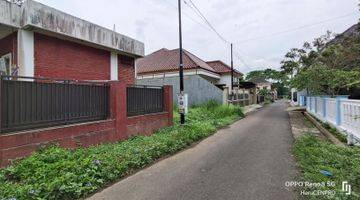 tampak depan rumah kos strategis kompleks gor