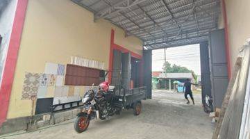 tampak depan toko & tempat usaha strategis