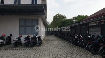 tampak depan gudang plus kantor zona pabrik