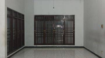 ruang keluarga rumah non perum pusat kota
