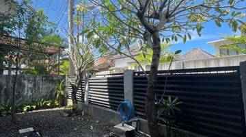 Gambar 5 Rumah Murah Modern 2lt Semi Furnished Siap Huni Di Kerobokan Gn Salak 

RUMAH  MODERN 2 LANTAI ONE GATE SYSTEM

Kerobokan Gn Salak

Spesifikasi : 

Luas Tanah : 125 m²

Luas Bangunan : 100 m²

Kamar Tidur : 3

Kamar Mandi : 3

Ruang Tamu

Ruang Laundry

D