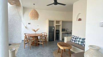 Gambar 1 Villa Bangunan Baru Fully Furnished Siap Huni Dekat Melasti Beach BALI

Unggasan  - Bukit 
Dekat Jalan Utama - Dekat Melasti Beach 

Spesifikasi : 

Luas Tanah : Start 120 m²

Luas Bangunan : 65 m² 

Fully Furnished 

Luas Jalan 5 Meter 

2 Kamar Tidur

2