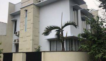 Rumah Disewakan Bagus Besar Siap Huni Dekat Transpark