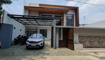 Dijual Rumah Baru 2 Lantai di Jalan Limau 3 Kebayoran Baru