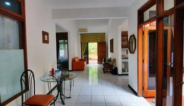 Rumah Bagus Furnished di Bukit Sari, Semarang Dekat Undip 