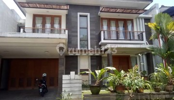 Rumah Mewah di Perumahan Bale Hinggil, Dekat Ke Ugm, Uny, Upn, Pakuwon Mall, Dll