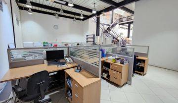 Ruang Usaha Cocok Untuk Kantor Toko di Surya Sumantri Bandung