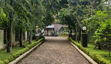 BEST LOCATION - Rumah Full Furnish di Hegarmanah, Bandung, Mewah Luas 1.500m2 ada Kolam Renang, dekat ke Ciumbuleuit, Cipaganti, Setiabudi, Bisa untuk Resto Cafe
