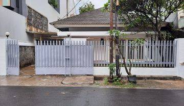 Rumah Dalam Komplek Area Tulodong, 600 Meter Ke Jalan Senopati, Minimal 2 Tahun Ya