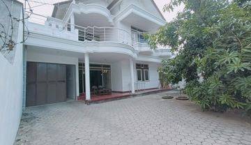 Rumah besar luas tengah kota Semarang siap huni strategis pusat bisnis ramai di jl raya dijual di Tanah mas Semarang utara
