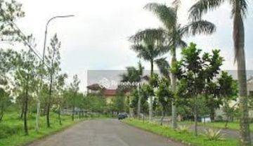 Dijual Ruko 2lt di Posisi Strategis,gerbang Komplek Pinus Regency