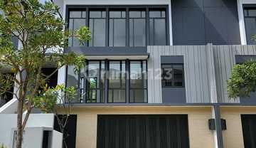 Rumah Mewah di Lakewood Navapark Bsd