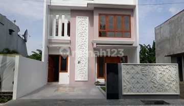 Rumah 2 Lantai Dalam Cluster Akses Powerfull Dekat Stipram Jogja
