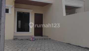 Rumah 2 Lantai Baru Unfurnished SHM di Jatimakmur