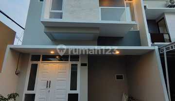 Dijual Rumah 2 Lantai dket Tol Sawangan Depok