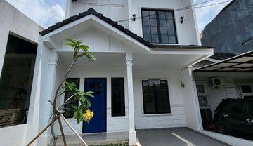 Rumah 2 Lantai Bagus Semi Furnished SHM di Serpong Green Park 1, Tangerang Selatan