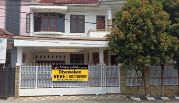 Disewa Rumah 2 Lantai Bagus di Grand Galaxy City
Bekasi 