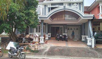 Dijual rumah mewah 2 lantai dekat Mall Living world