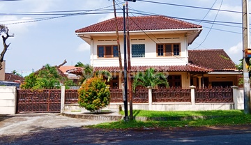Rumah Strategis Bagus Di Tengah Kota Solo
