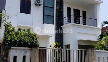 Rumah Bagus Strategis di Sumber banjarsari Surakarta