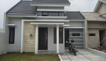 Rumah Second Bagus dan Nyaman di Gumpang Sukoharjo