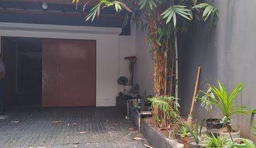rumah mewah  3 lantai siap huni di cipete dekat MRT fatmawati